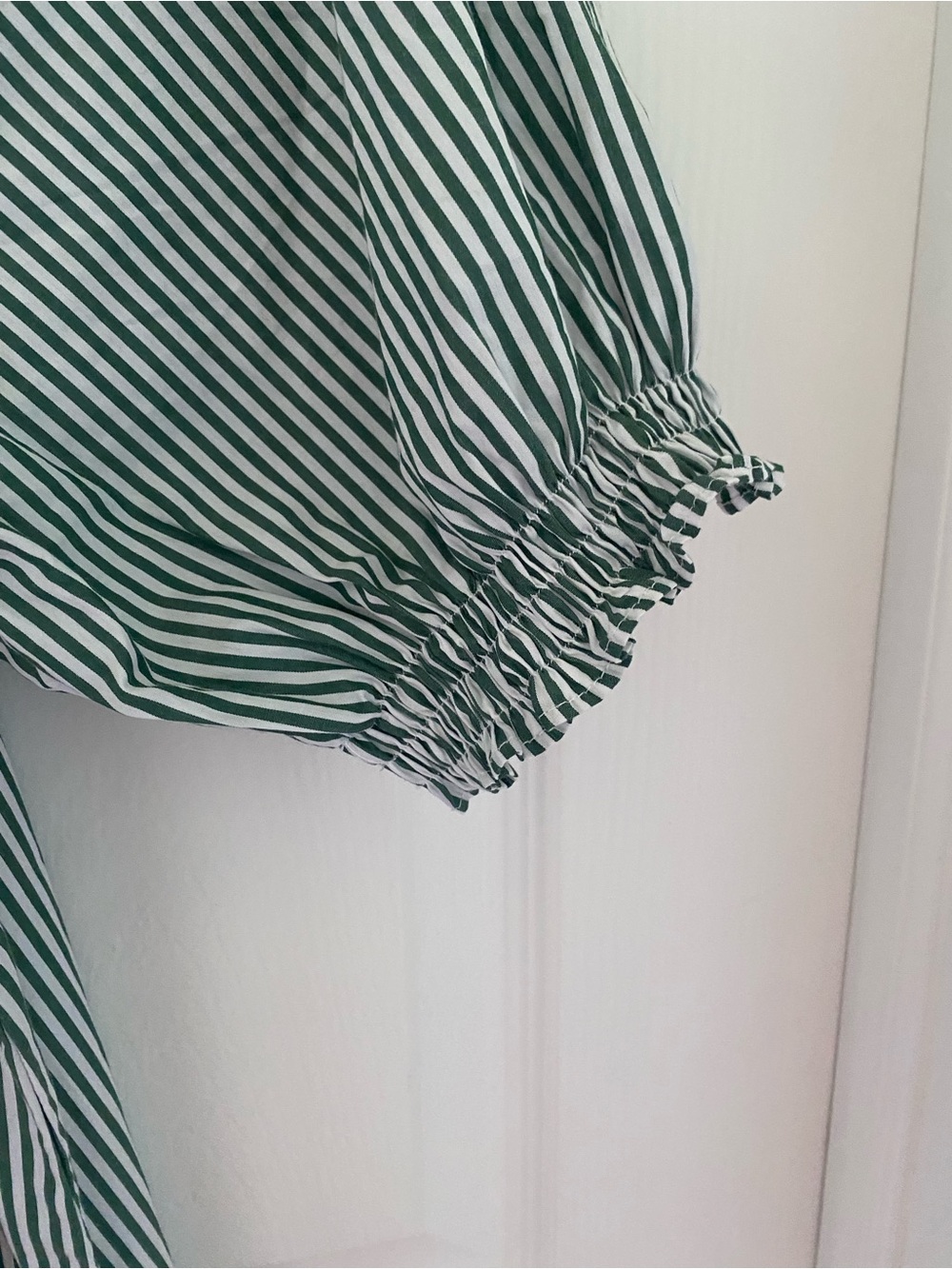 LAKE Striped Green Puff-Sleeve dress - Picture 3 of 7